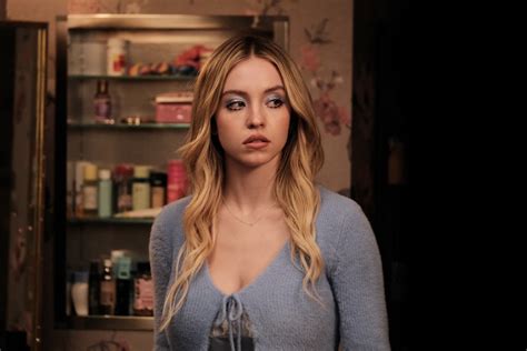 Euphoria S01E01 Sydney Sweeney as Cassie Howard (Topless。